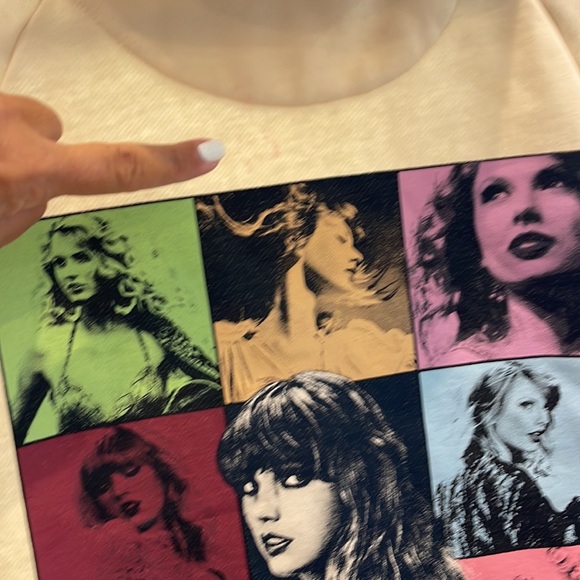 Taylor Swift Eras Tour cream sweatshirt XL - Picture 4 of 5